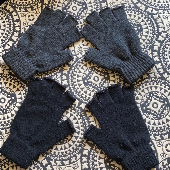 Accessories - 🍁2 pairs Fingerless gloves